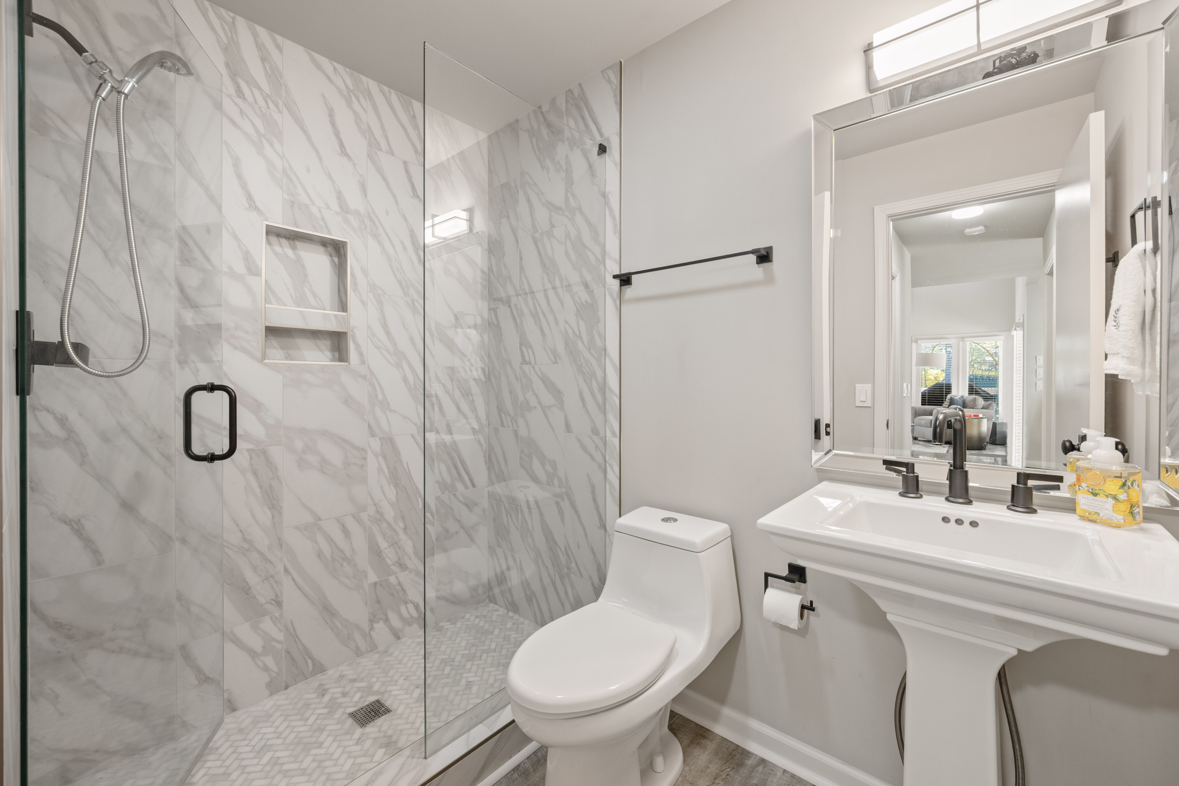 1033 Clubhouse Lane image 25